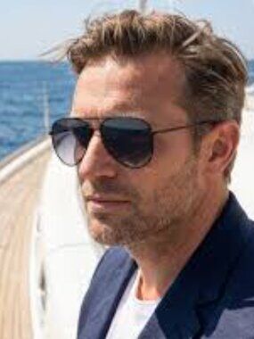 HUGO Black Men’s Aviator Sunglasses with Black Case